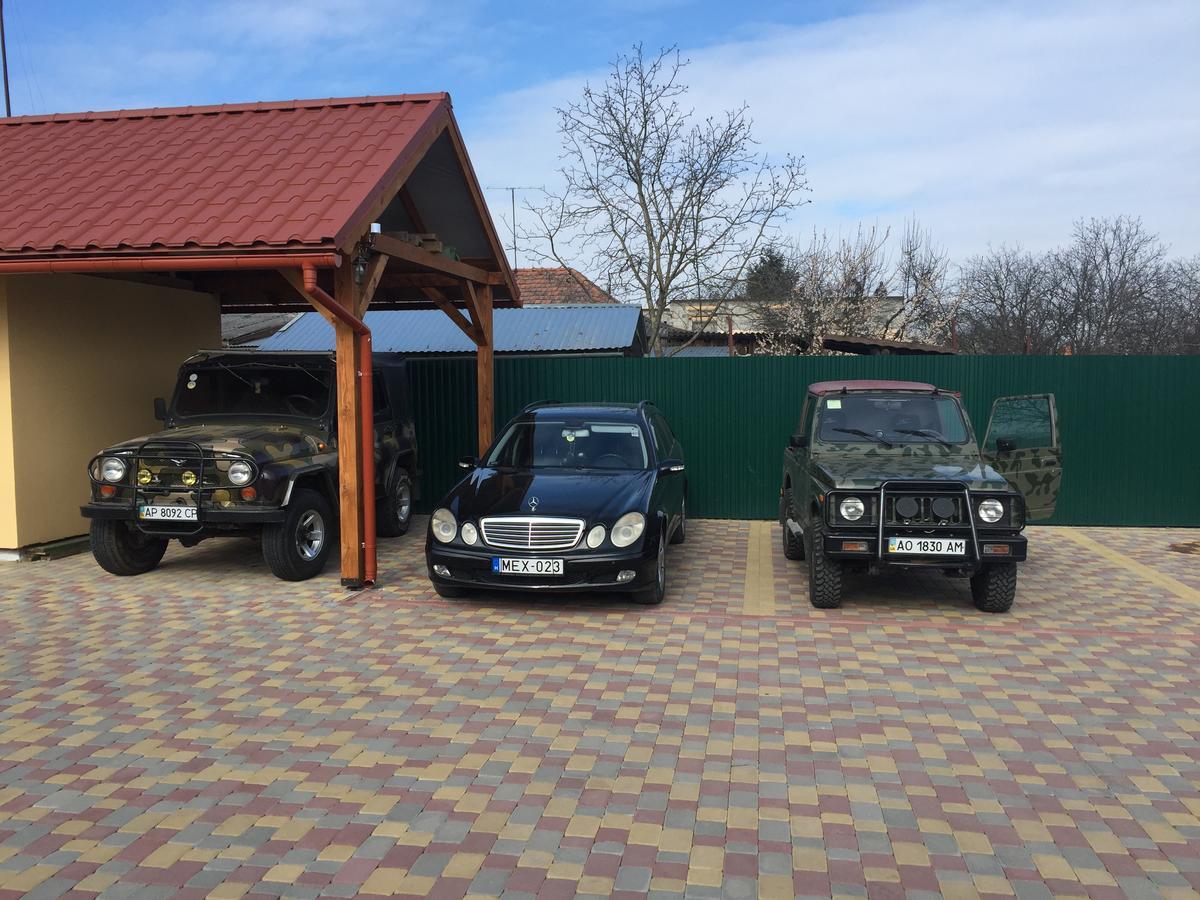 Міні Готель Вілла Вікторія Berehove  Eksteriør billede